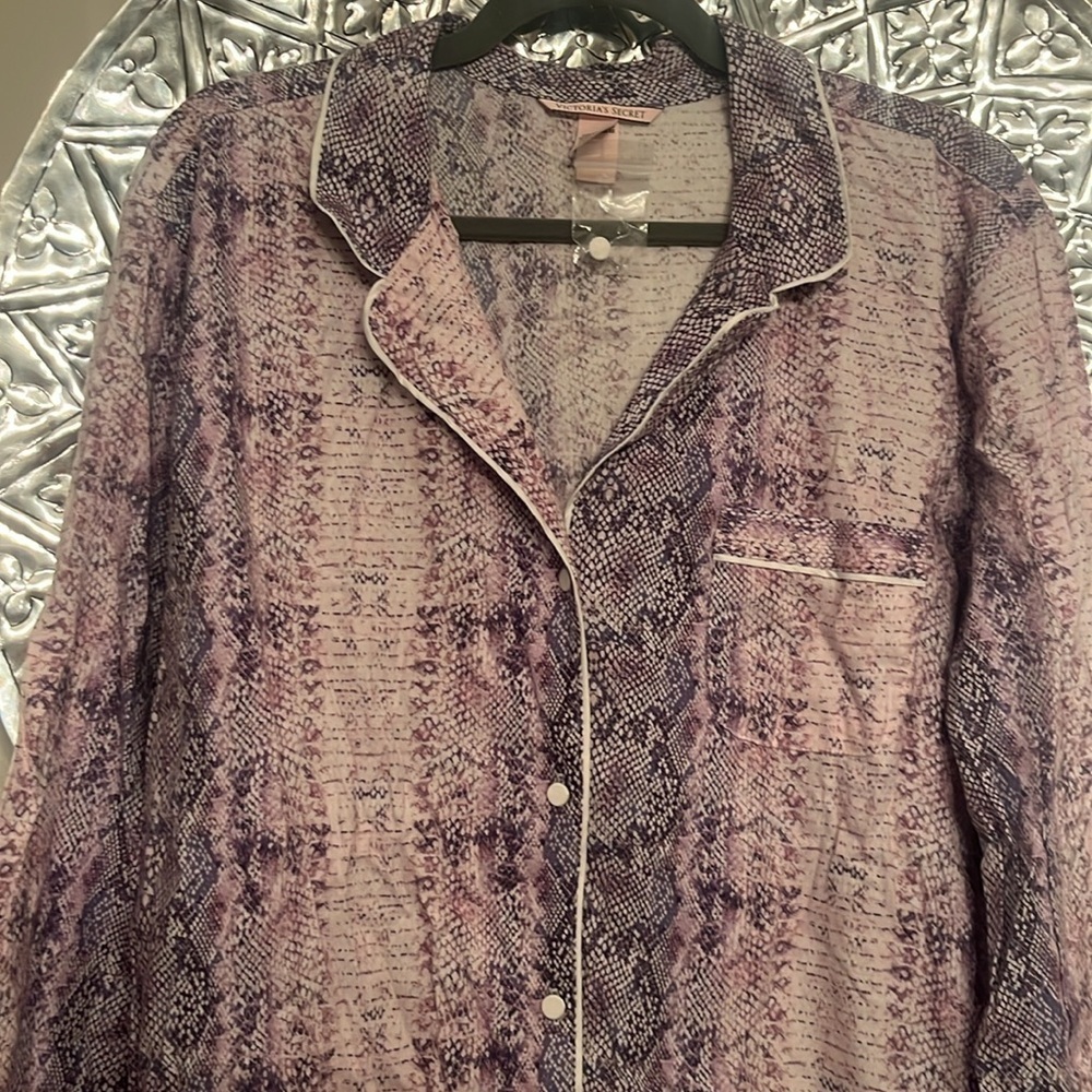 Victoria’s Secret Nwot Python Print Sleep Shirt N… - image 6